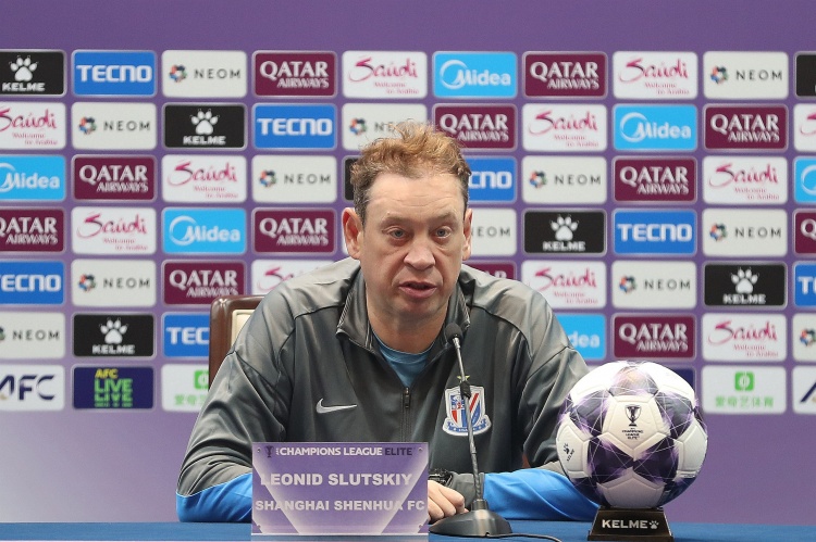 东体谈申花热身9-2泰山：斯卢茨基使用442阵型，攻击线集体开和